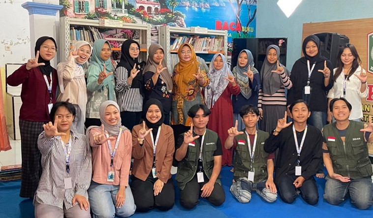 Transformasi Perpustakaan “Harapan Bunda” Desa Kraton Kolaborasi dengan KKN Tematik Literasi melalui MMD UB 2025